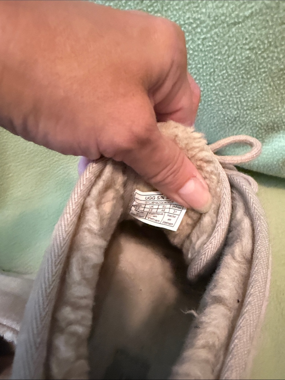 UGG Men’s Chukka Boots in Light Taupe Suede - Picture 3 of 4